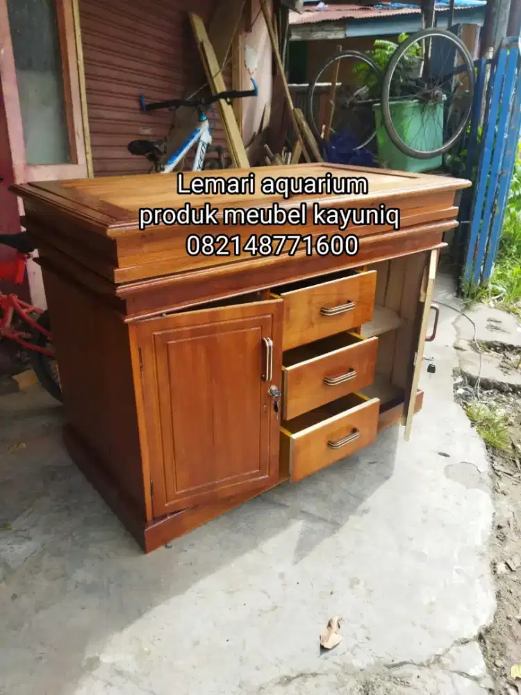 Lemari aquarium