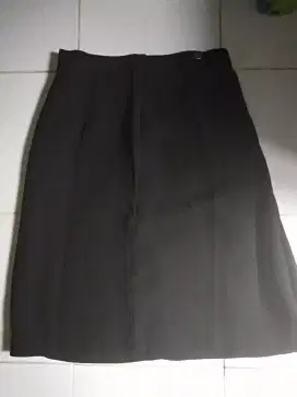 Rok kain merk Invio size M