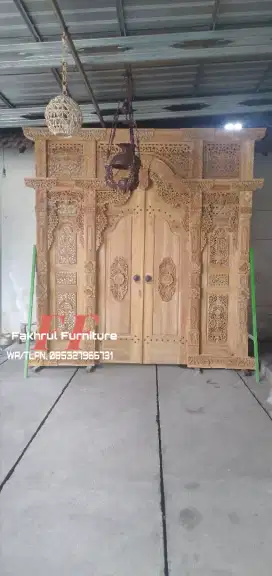 Pintu gebyok ukir