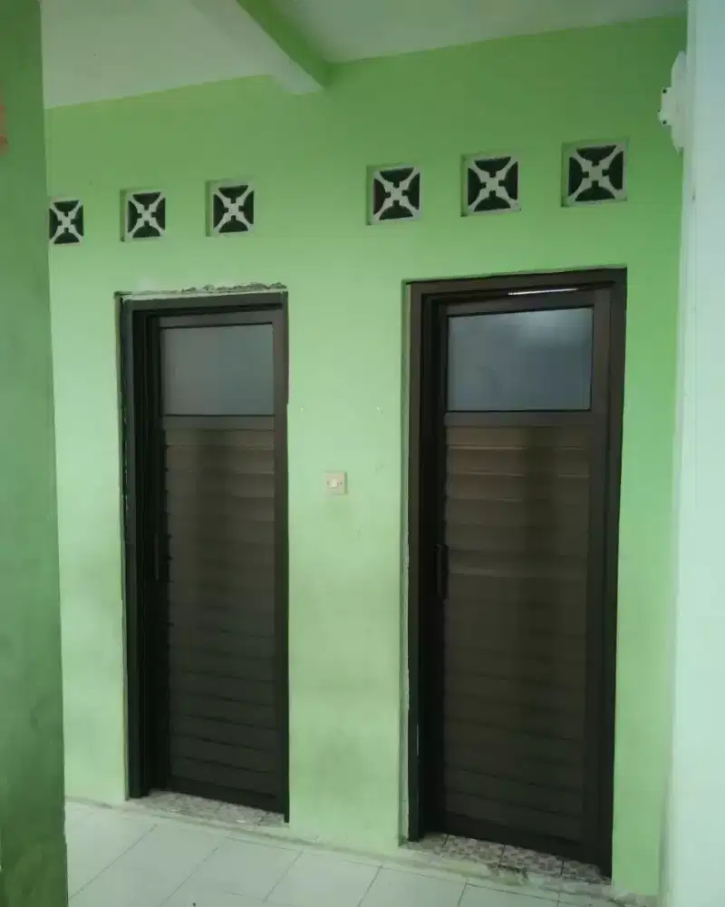 Pintu kamar mandi aluminium tebal
