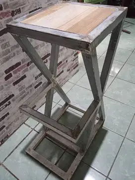 kursi cafe tinggi , rangka besi , T75cm