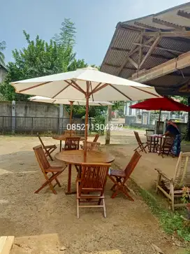 Set meja kursi payung cafe outdoor