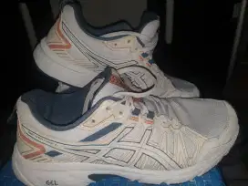 sepatu asics size 40.5