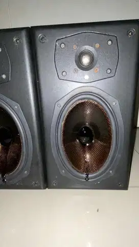 Speaker rumah berkualitas