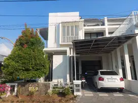 Dijual Rumah 2 Lantai Daerah tengah Kota Gresik