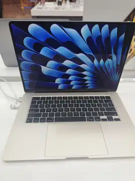 MacBook Air 15 inci