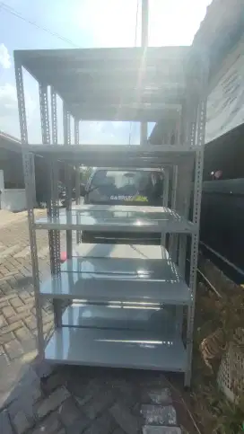 Rak besi serbaguna