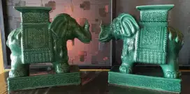 Kursi keramik gajah