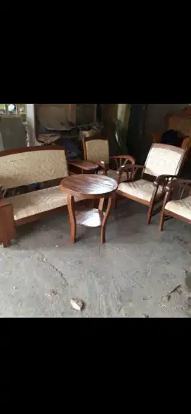 Servis rotan kursi
