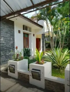 Jual rumah mewah di setra indah sukajadi