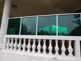 Partisi kaca minimalis