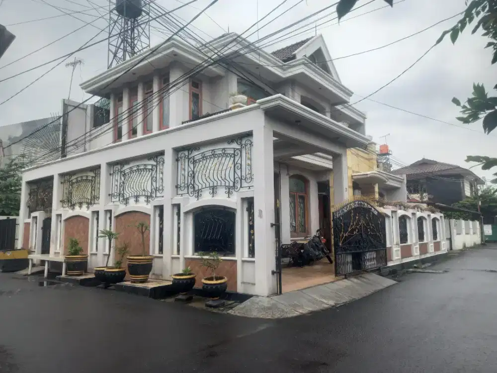 Di jual rumah bagus di rawamangun
