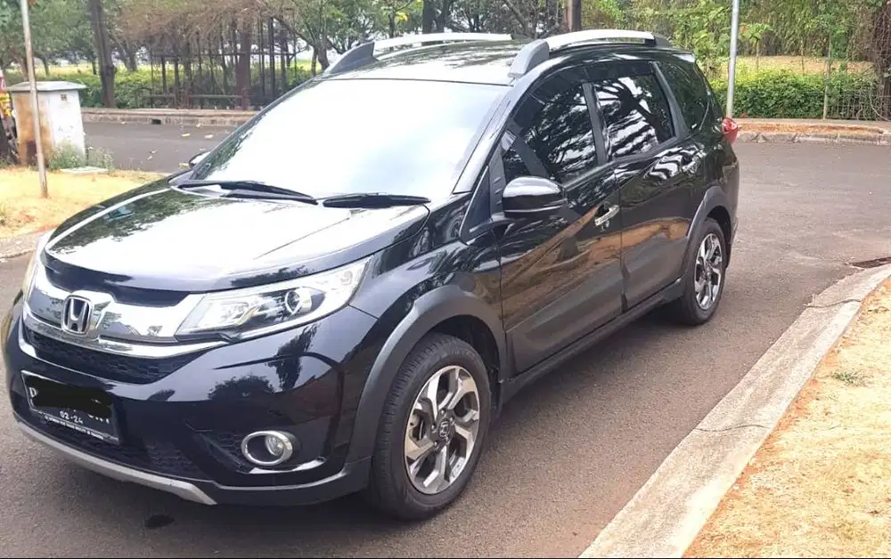 Honda BR V Tipe E CVT bagus