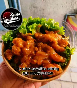 Rice bowl ayam krispi saus asam manis