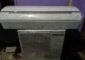 AC panasonic 1 pk second Daikin 1/2 pk