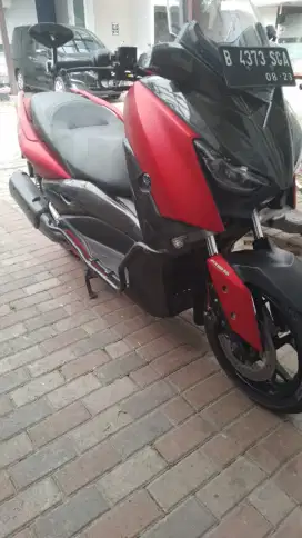 lagi nyari XMAX 250CC TH 2019/20 yg kilometer low