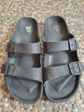 Sandal lo life produknya unkl mirip birkenstock hitam size 44 jual BU