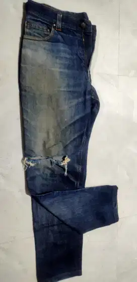 Celana jeans model sobek 3