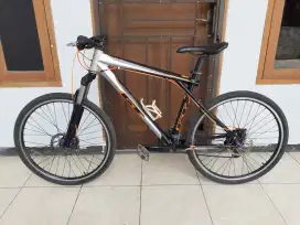 SEPEDA GUNUNG MTB GT AVALANCHE MADE IN USA SIZE L MULUS MODEL POLYGON