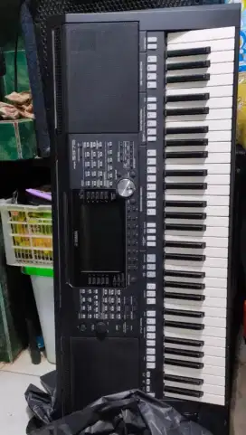 DI BELI ALAT MUSIK KEYBOARD