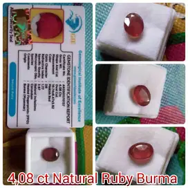 Natural 4,08 carat pinkish red ruby burma + memo lab