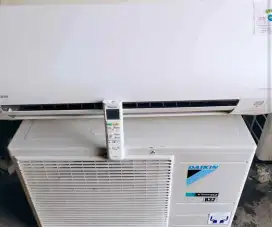 AC daikin Thailand 1/2 pk R32 ori