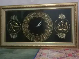 Jam dinding kaligrafi