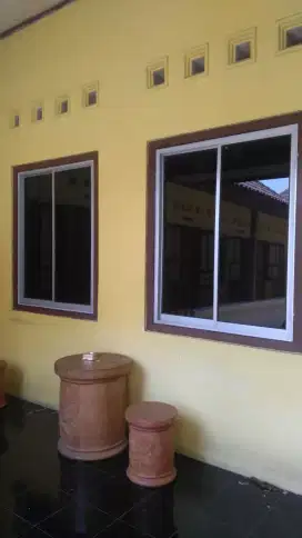 Jendela Aluminium geser