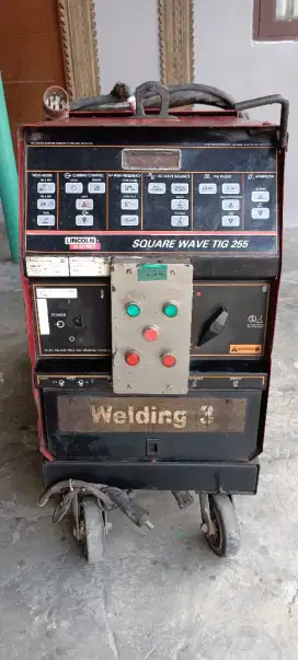 Mesin las Stainles ( Argon ) Merk Lincoln USA. SQUARE WAVE TIG 255.
