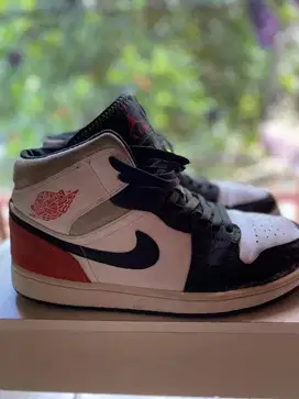 Jordan 1 Mid SE Union Black Toe