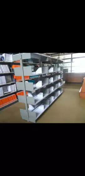 Rak buku dan rak arsip