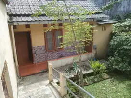 Dijual Rumah di pinggir jalan