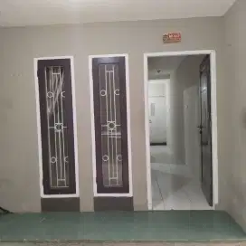RUMAH KONTRAKAN MASUK MOBIL  Aman 2 kamar Bulanan strategis jak sel