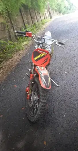 Dijual Bu motor Suzuki sp modif Motor Trail