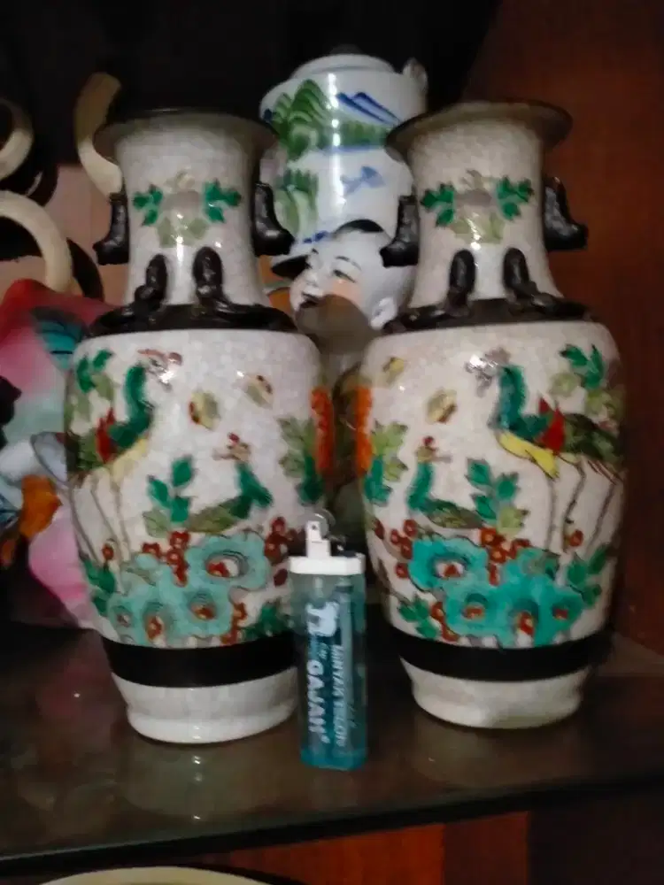 vas bunga dinasty pecah seribu kuno.