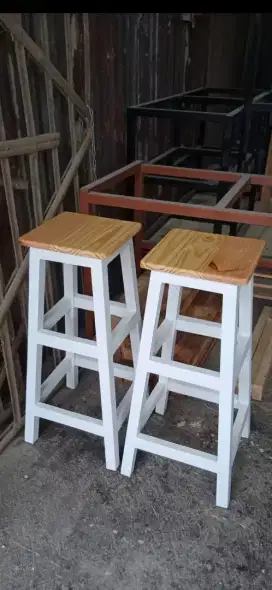 Bangku tinggi meja bar dari kayu jati belanda