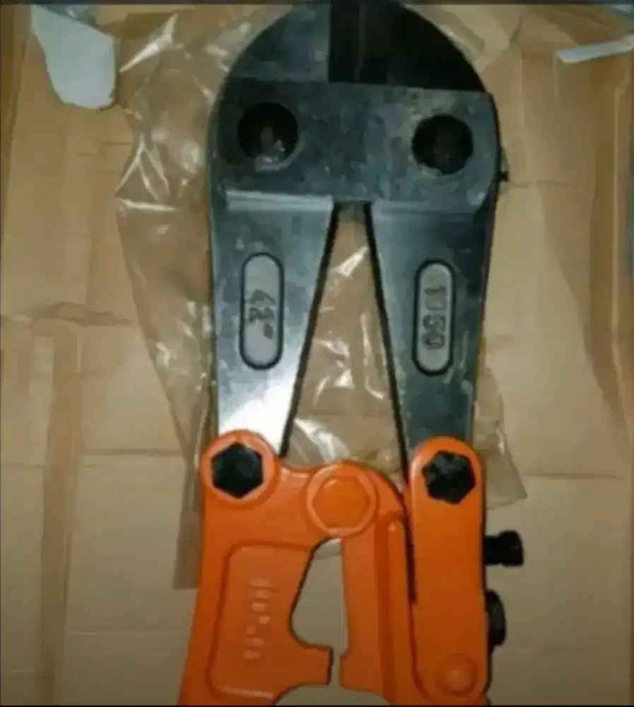 BOLT CUTTLER 42 Inch