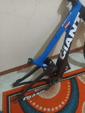 Frame Fullsus Giant Glory 2009 DH 0 Maestro 8.8 240mm