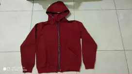 Jaket merah ukuran M