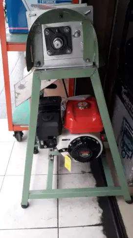 Mesin Parut Kelapa + Engine Bahan Bakar Bensin