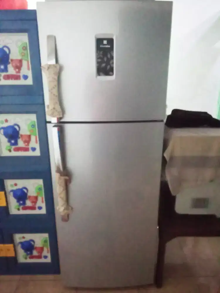 Kulkas Electrolux kondisi bagus