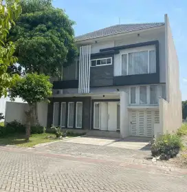 DIJUAL RUMAH CITRALAND NORTH EMERALD + PRIVATE POOL