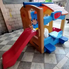 Step2 Neighborhood Fun Center Playhouse Slide rumah