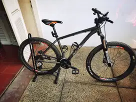 Polygon Premier 5.0 2018 Sepeda MTB [27.5 Inch]