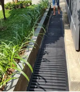 Grill gutter selokan