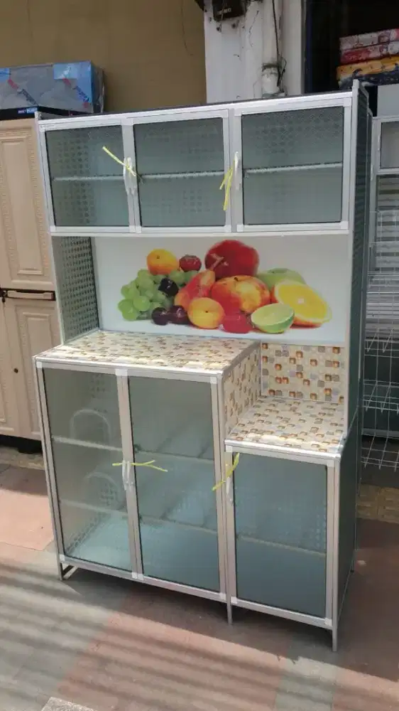 Rak Piring kaca 3 Pintu