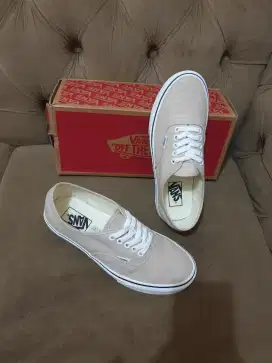 New .authentic sepatu .sneakers vans size 40.5