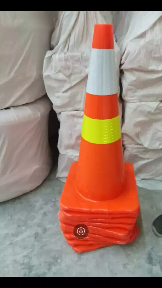 Traficone ruber#krucut#pembatas jalan