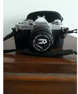 Camera Canon AV-1