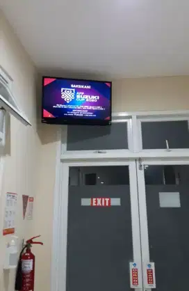 Bracket/breket/braket tv untuk sudut ruangan
